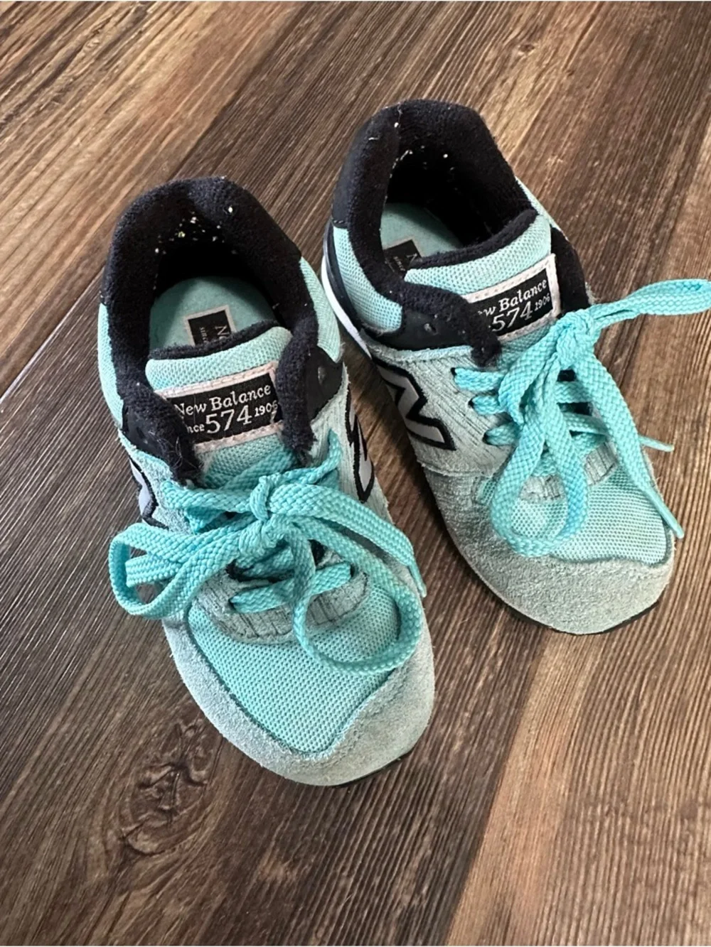 New Balance 574 aqua blue and black lace up sneakers toddler 7 boy or girl